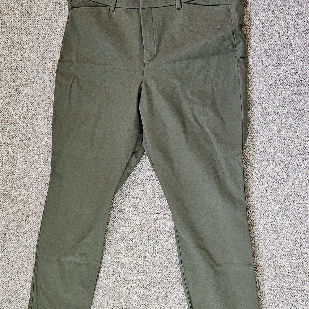 Old Navy Women's Olive Green Pixie Pants